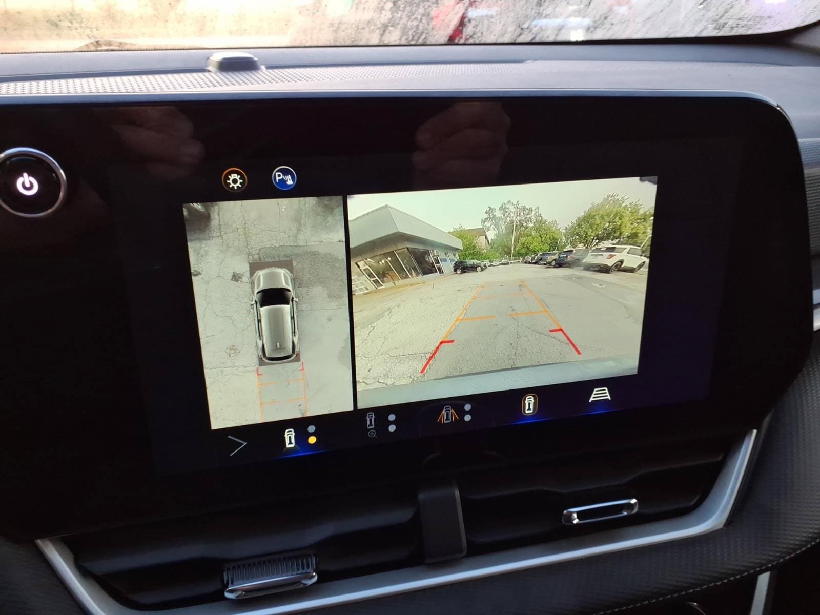 Used 2025 Chevrolet Equinox LT w/ Convenience Package II FWD image 14