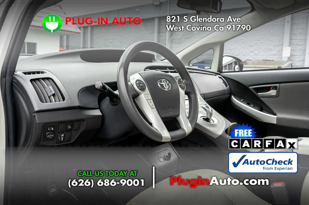Used 2015 Toyota Prius Three w/ Solar Roof Package FWD image 6
