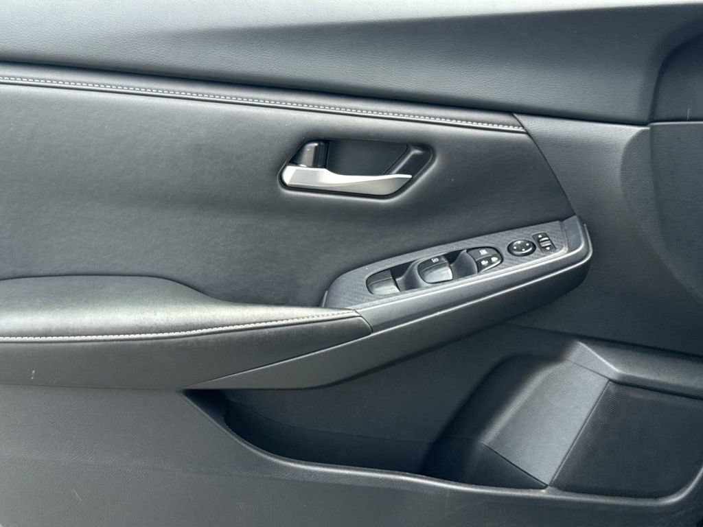 Certified 2024 Nissan Sentra SV FWD image 17