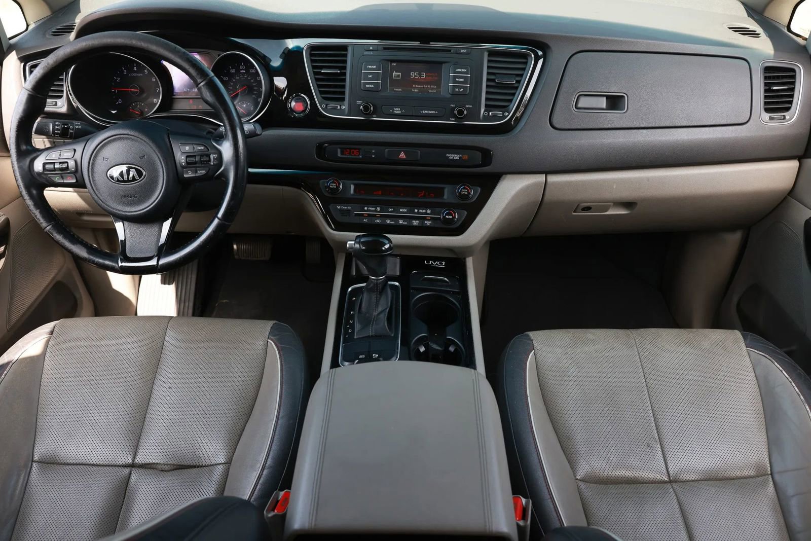 Used 2015 Kia Sedona EX image 23