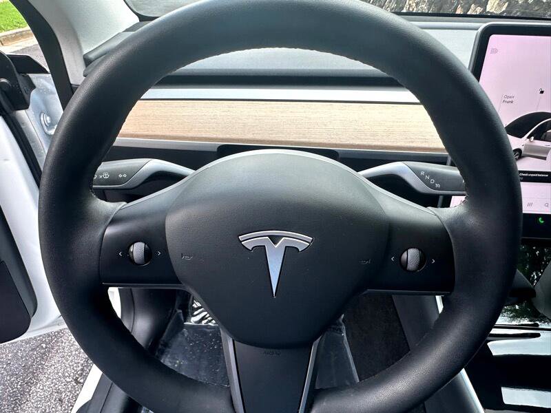 Used 2021 Tesla Model Y Long Range image 18