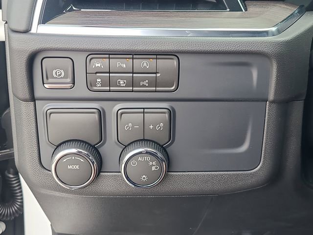 New 2026 Chevrolet Suburban LS w/ LPO, Dark Essentials Package RWD image 25