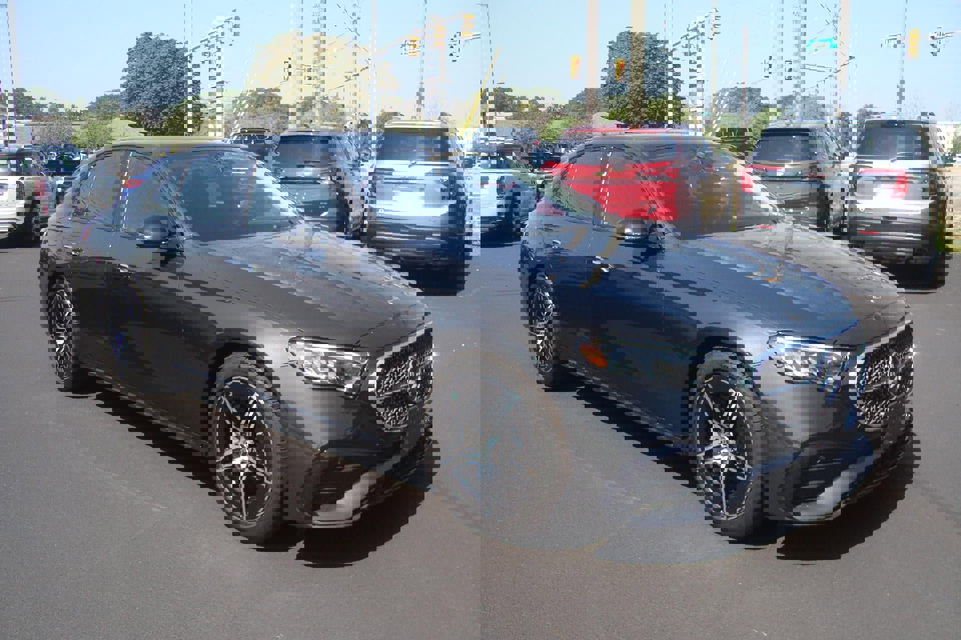 Used 2024 Mercedes-Benz E 350 4MATIC Sedan image 1