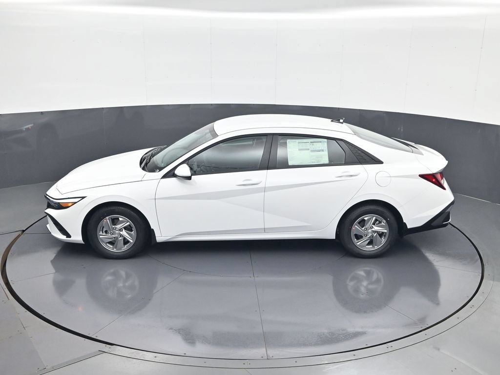 New 2026 Hyundai Elantra SE FWD image 20