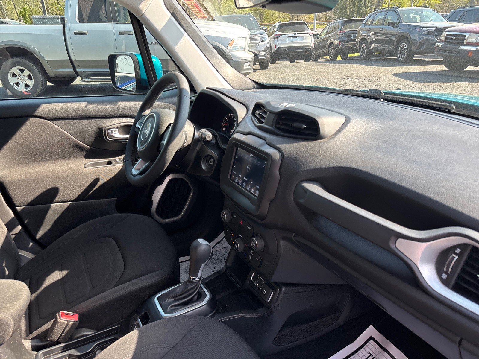 Used 2019 Jeep Renegade Latitude image 45