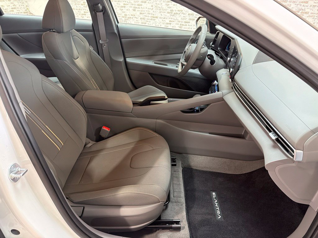 Certified 2026 Hyundai Elantra Sport FWD image 10