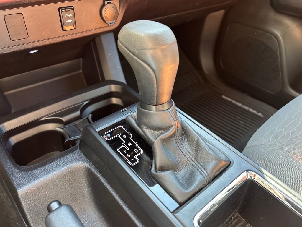 Used 2017 Toyota Tacoma SR image 19