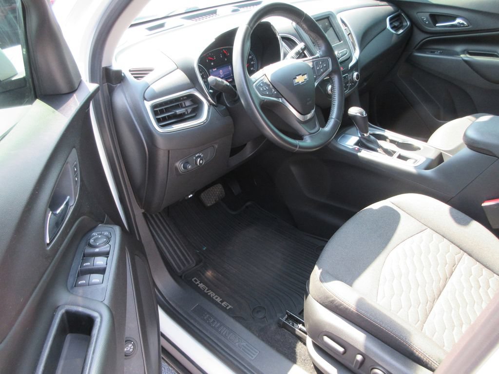 Used 2019 Chevrolet Equinox LT w/ Driver Convenience Package FWD image 13