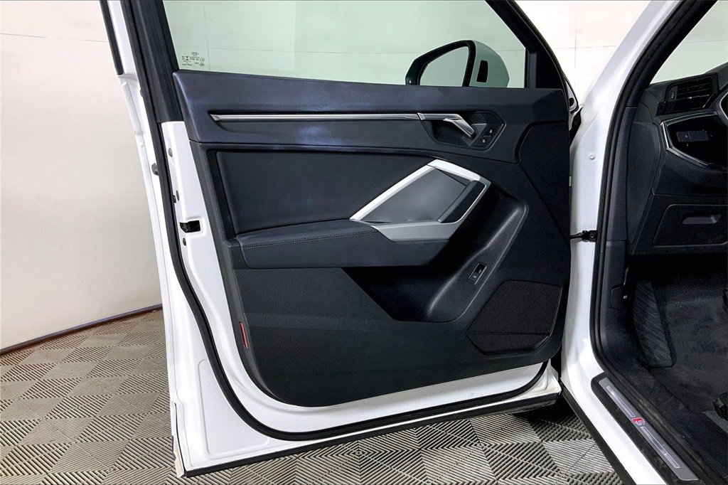 Used 2020 Audi Q3 2.0T Premium w/ Convenience Package image 22