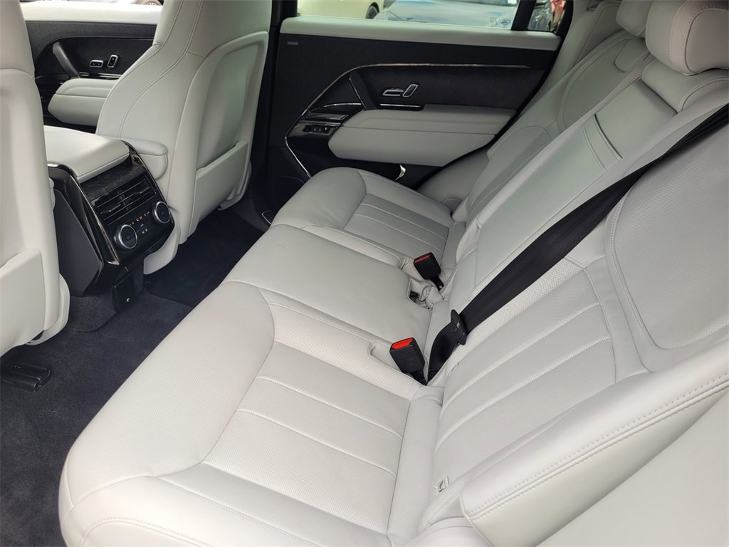 Used 2023 Land Rover Range Rover Sport SE image 12