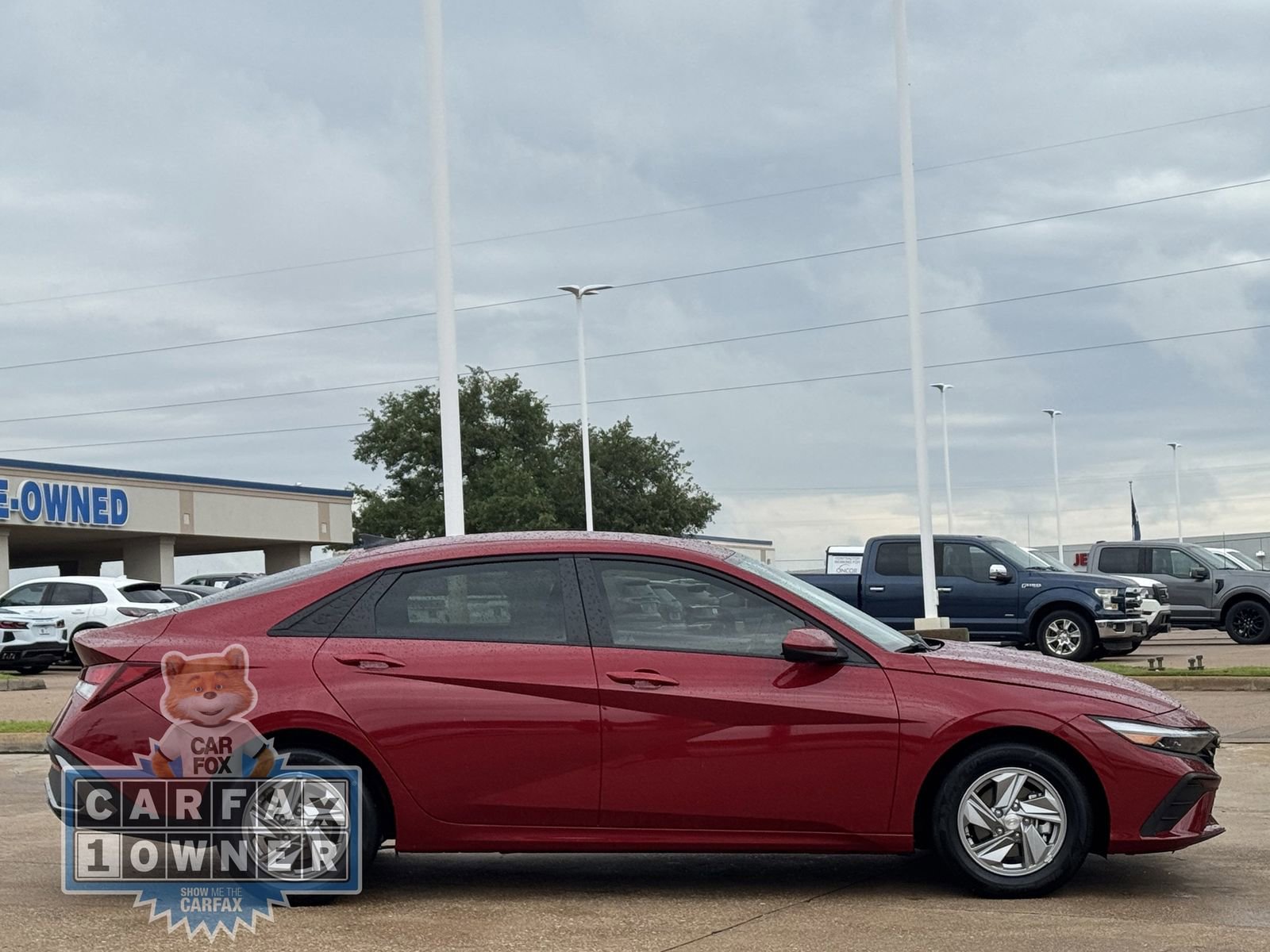 Used 2025 Hyundai Elantra SE FWD image 3