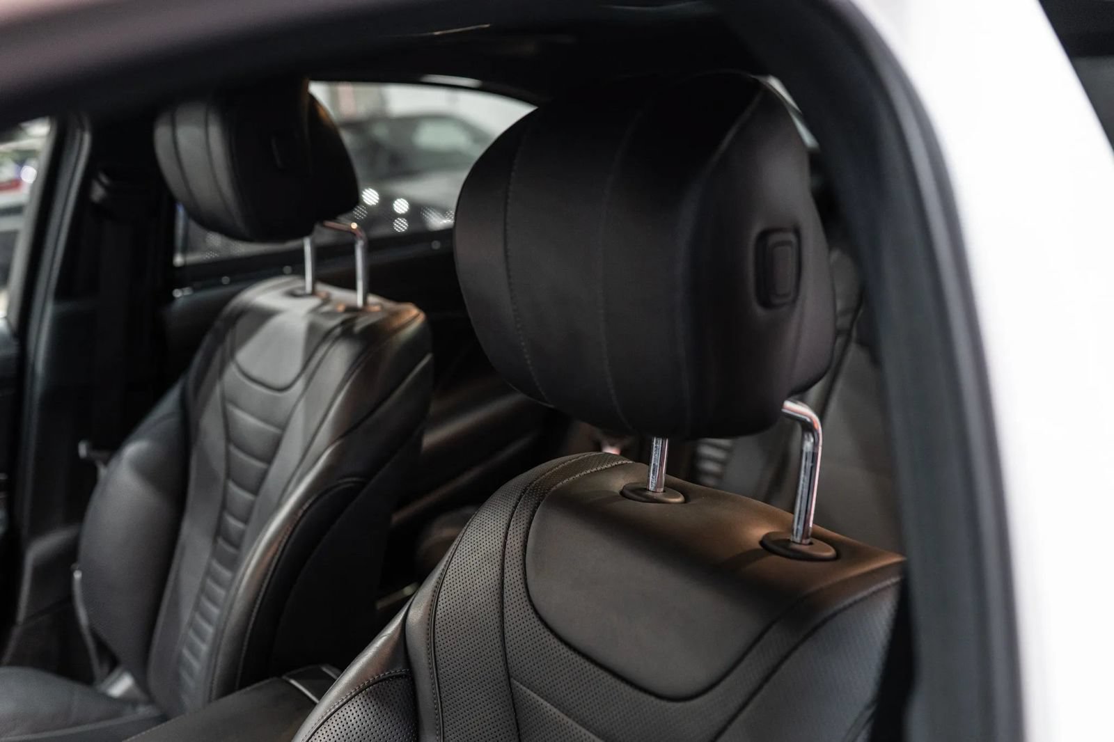 Used 2019 Mercedes-Benz S 560 Sedan image 27