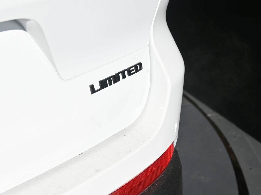 New 2025 Jeep Grand Cherokee L Limited w/ Black Appearance Package image 14