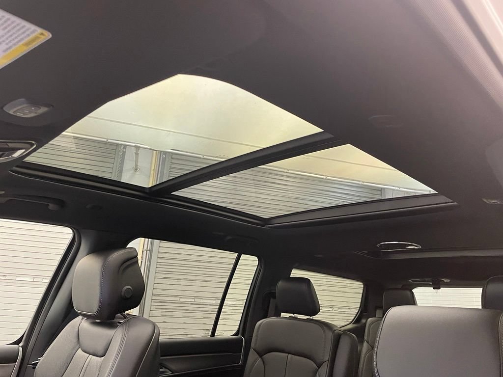 New 2026 Jeep Grand Wagoneer 2WD w/ Premium Group I image 16