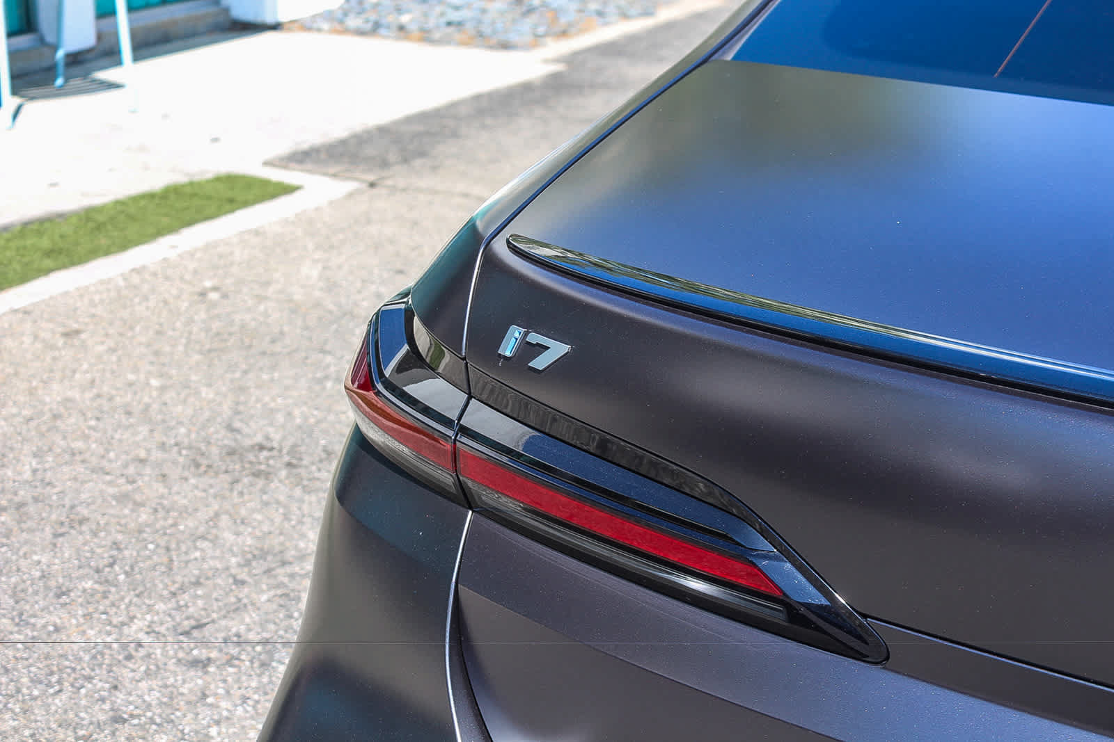 Used 2023 BMW i7 xDrive60 AWD/4WD image 7
