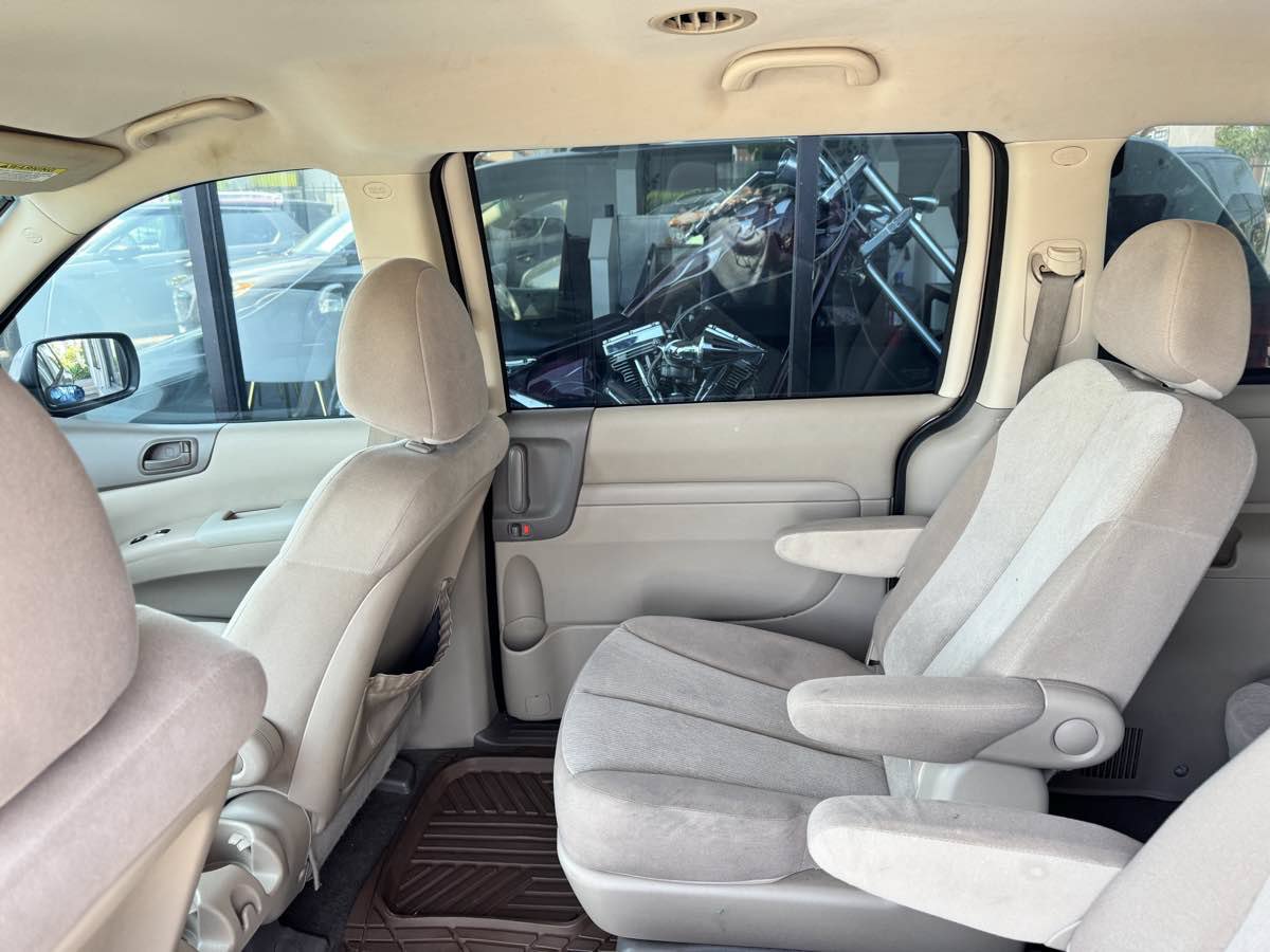 Used 2012 Kia Sedona LX w/ PWR Pkg FWD image 27