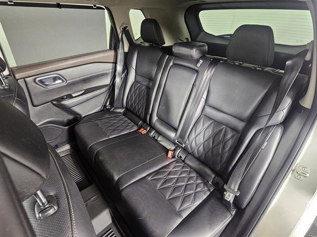 Used 2021 Nissan Rogue Platinum image 22