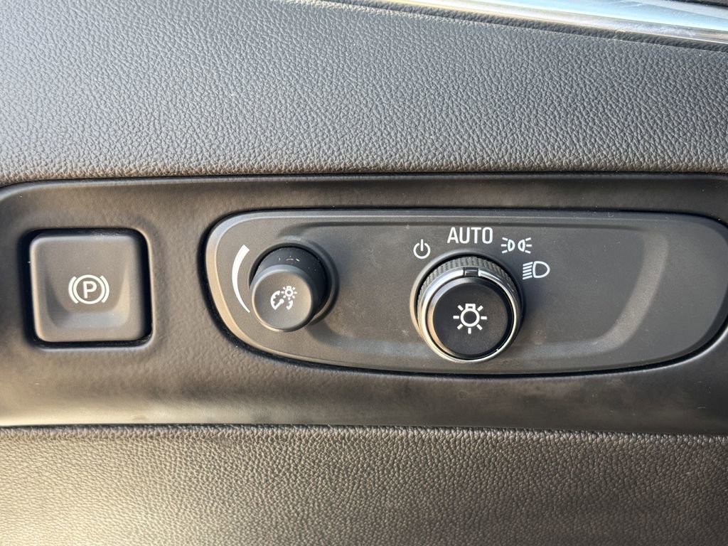 Used 2021 Buick Enclave Premium w/ Sun and Sites Package AWD/4WD image 21