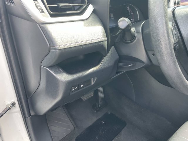 Used 2024 Toyota RAV4 XLE FWD image 23