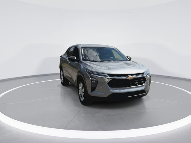 Used 2024 Chevrolet Trax LS FWD image 3