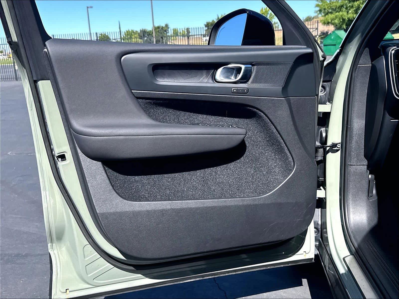 Used 2023 Volvo XC40 Recharge Plus AWD/4WD image 26