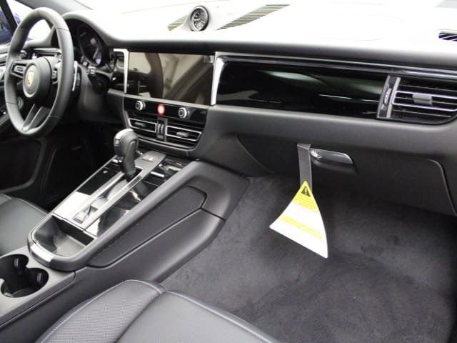 New 2024 Porsche Macan image 17