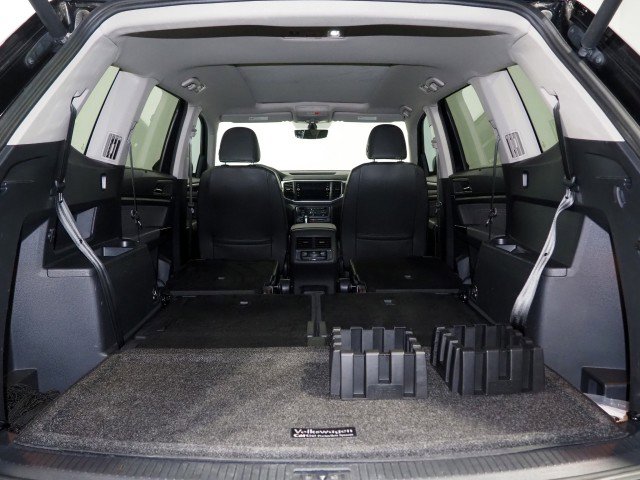 Used 2021 Volkswagen Atlas SE w/ Technology Package w/ Panoramic Sunroof Package image 38