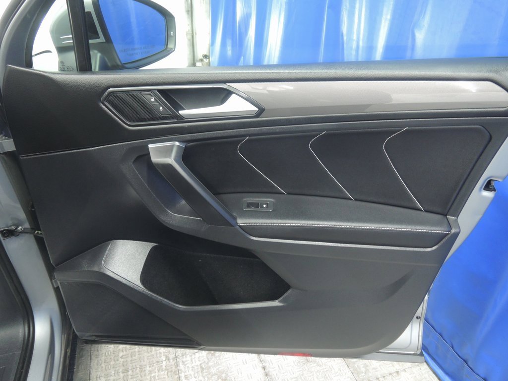 Used 2022 Volkswagen Tiguan SE image 42