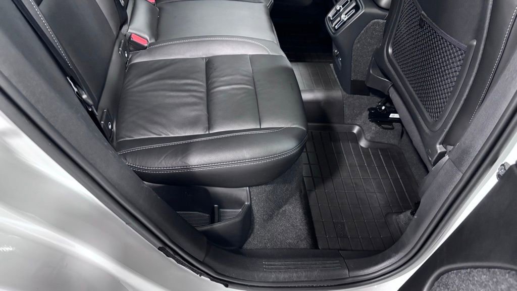 Certified 2023 Volvo XC40 B5 Plus w/ Protection Package Premier image 26