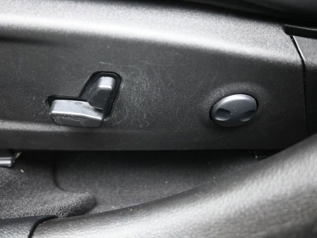Used 2023 Chrysler 300 S image 33