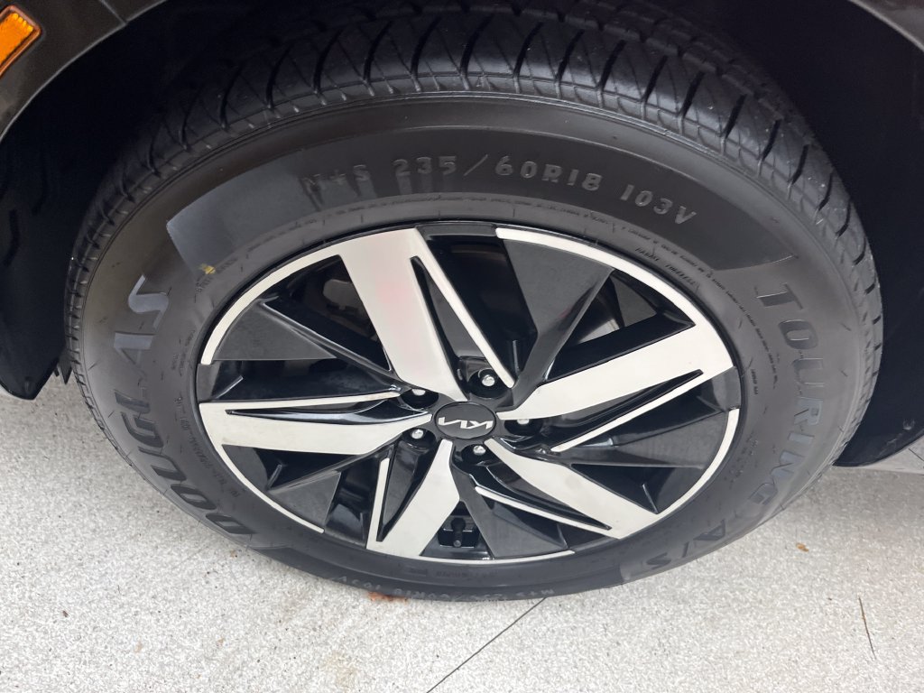 Used 2023 Kia Sorento EX FWD image 9