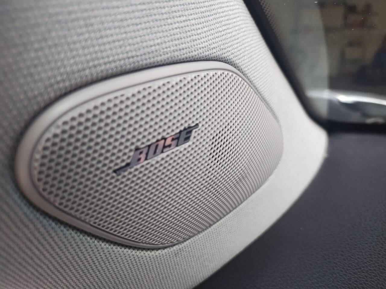 Used 2015 Cadillac SRX Premium AWD/4WD image 4