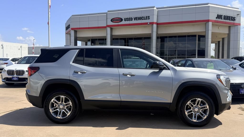 Used 2025 GMC Terrain Elevation FWD image 4
