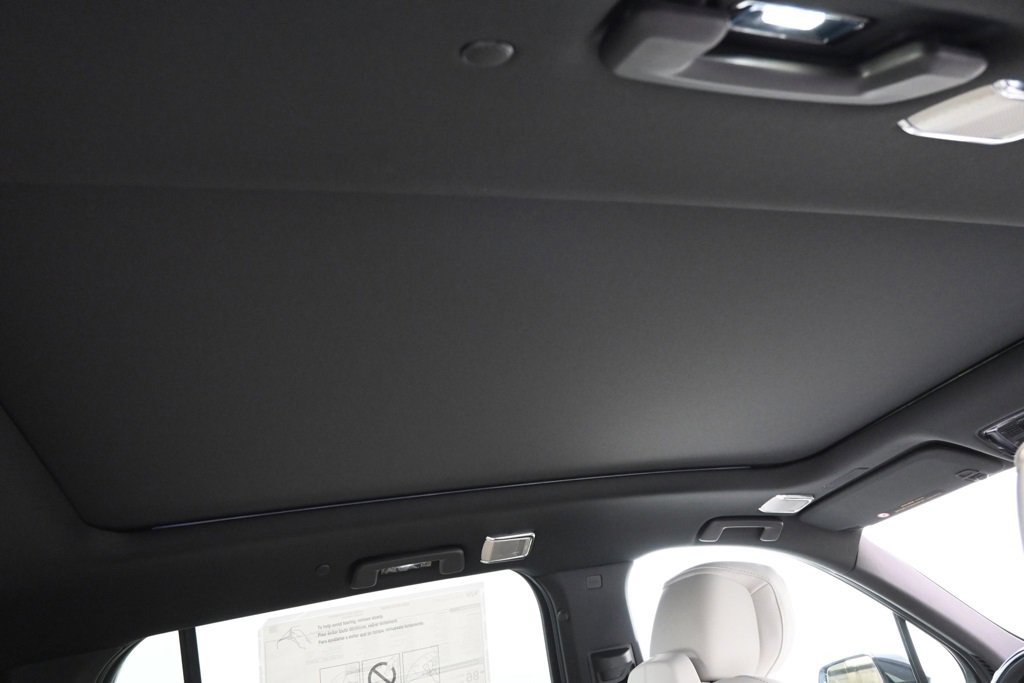 New 2026 Cadillac Vistiq Sport w/ LPO, Floor Liner Package image 17