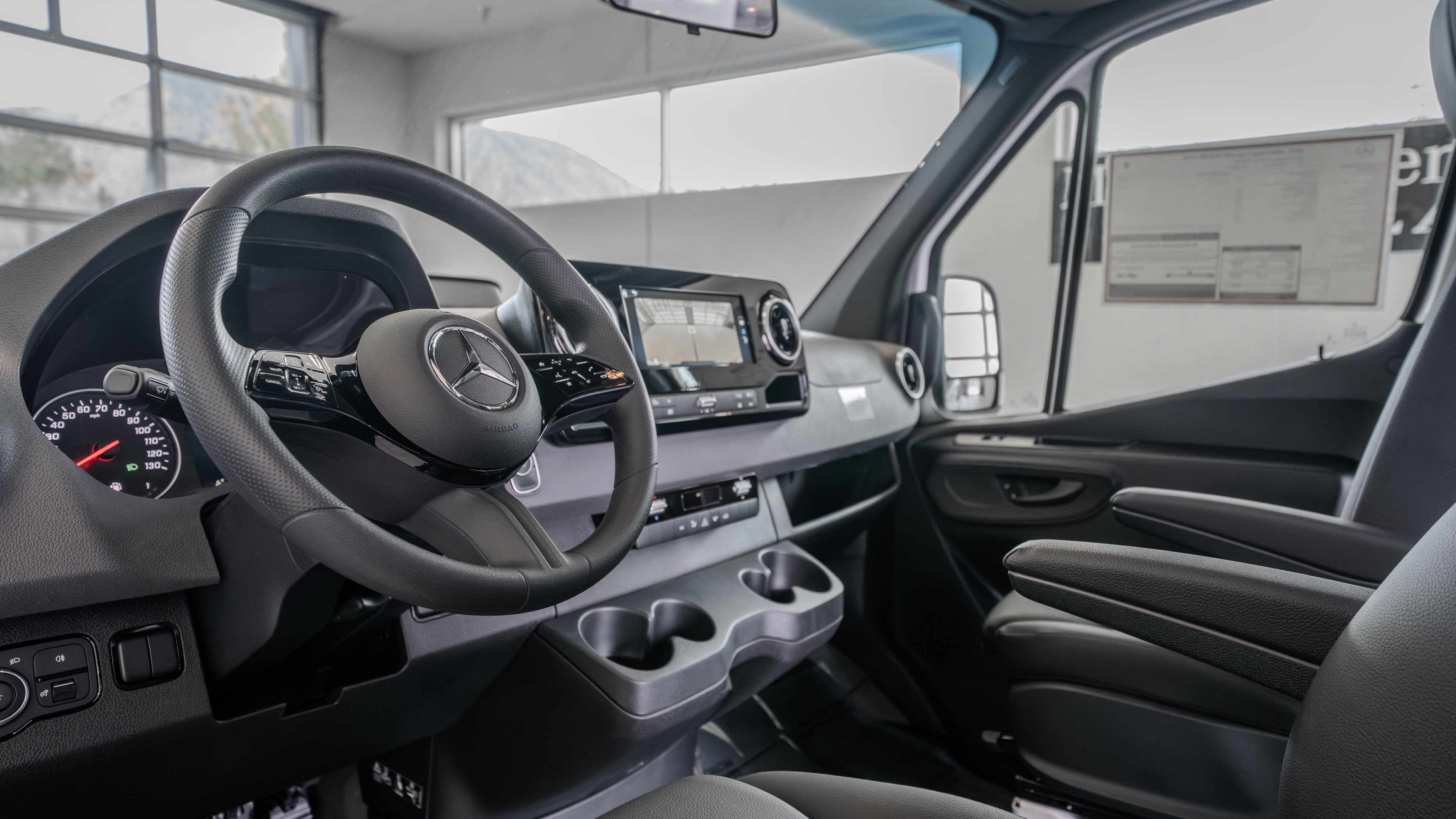 Used 2025 Mercedes-Benz Sprinter 2500 image 7