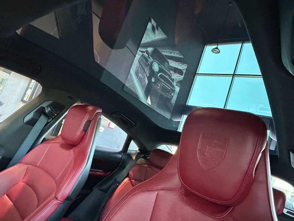 Used 2020 Porsche Taycan 4S image 16