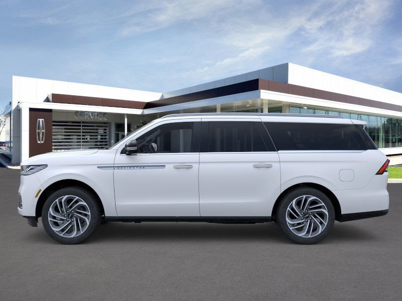 New 2025 Lincoln Navigator L Reserve AWD/4WD image 3