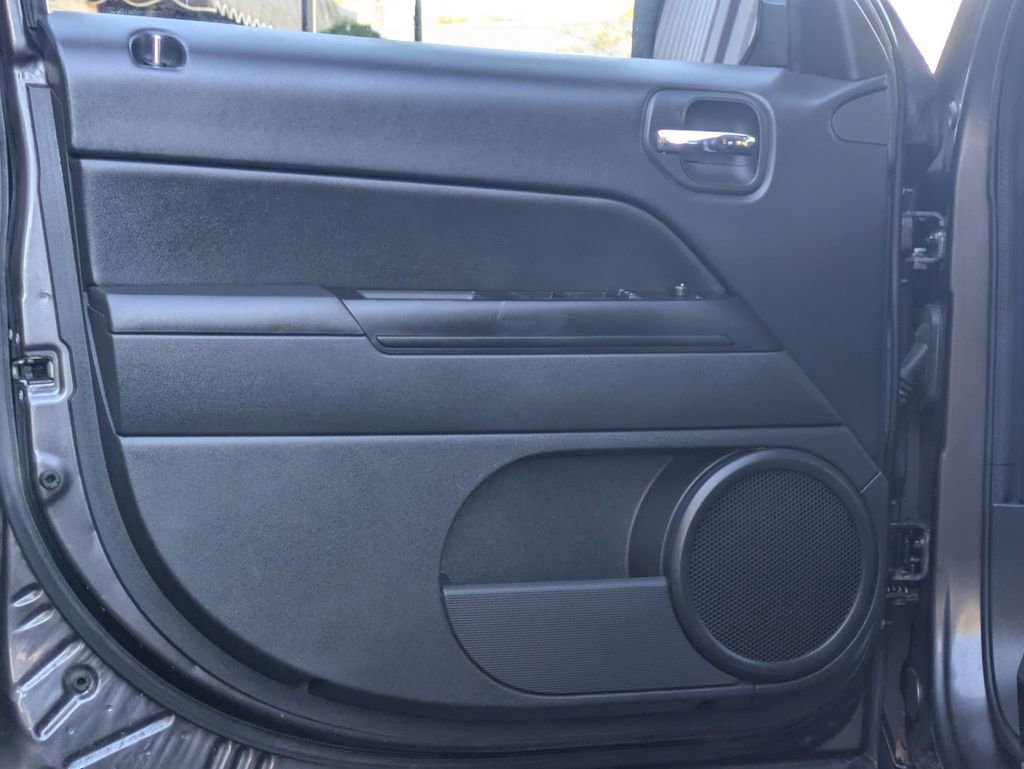 Used 2016 Jeep Patriot Sport w/ Power Value Group image 11