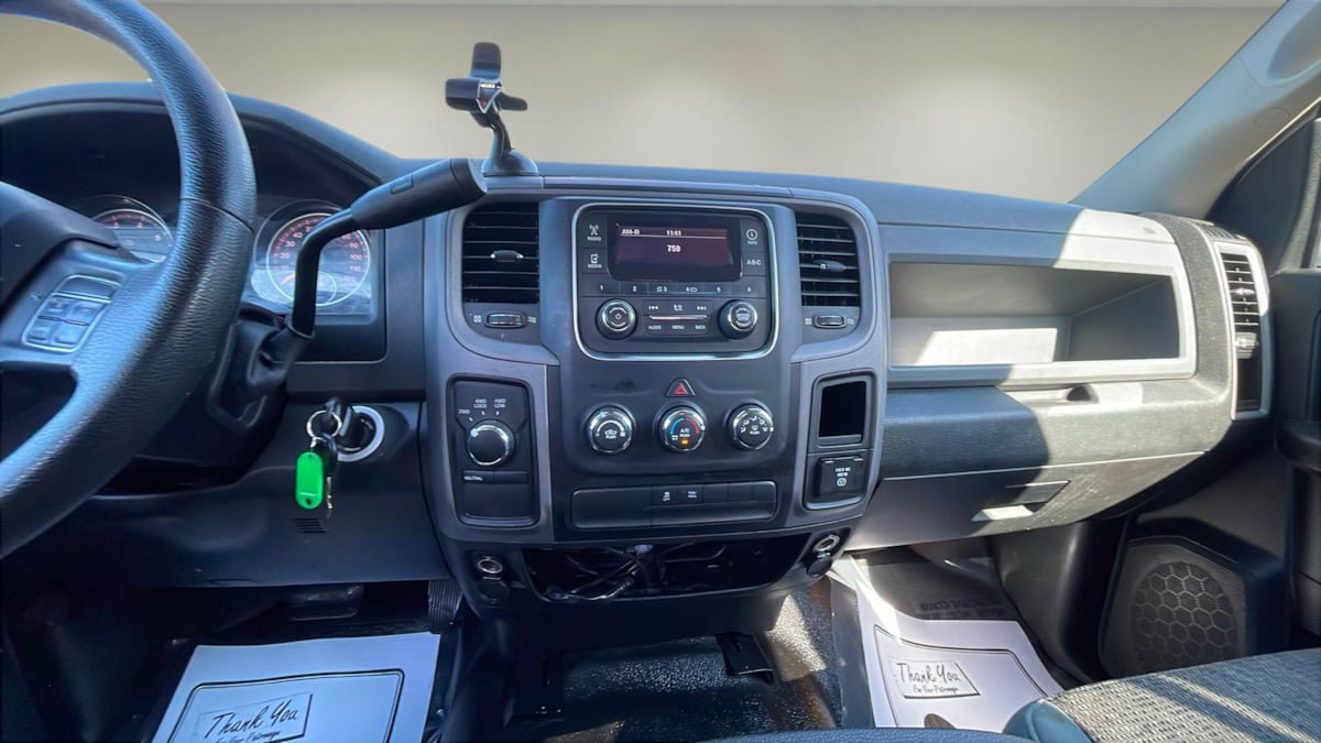 Used 2014 RAM 1500 4x4 Crew Cab w/ Exterior Appearance Group image 6
