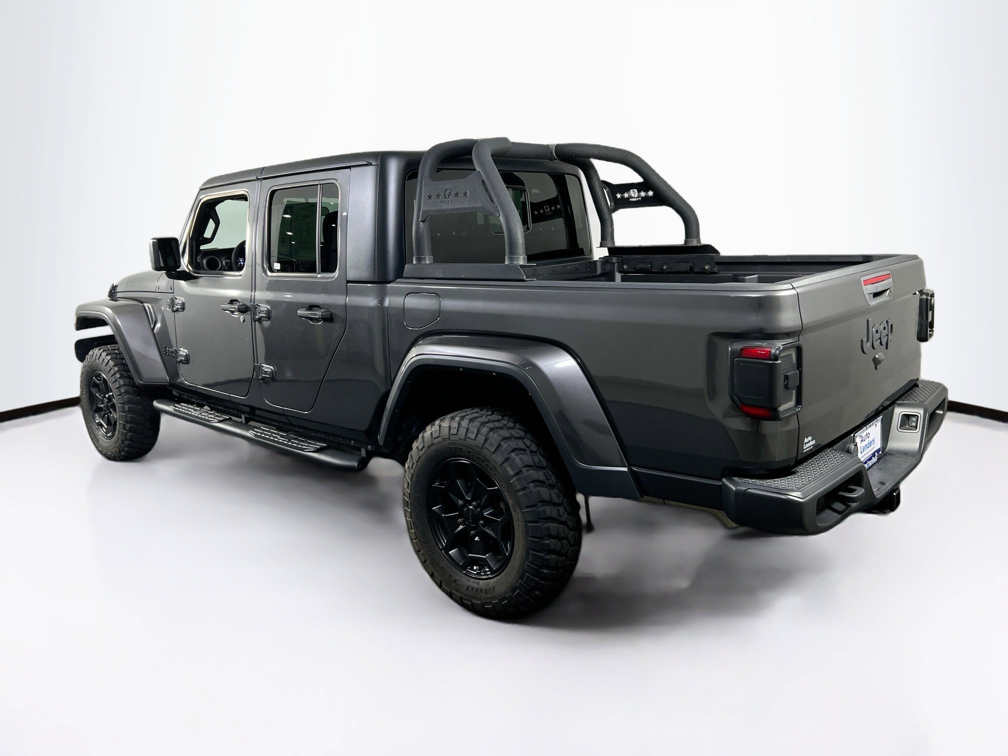 Used 2023 Jeep Gladiator Willys image 7
