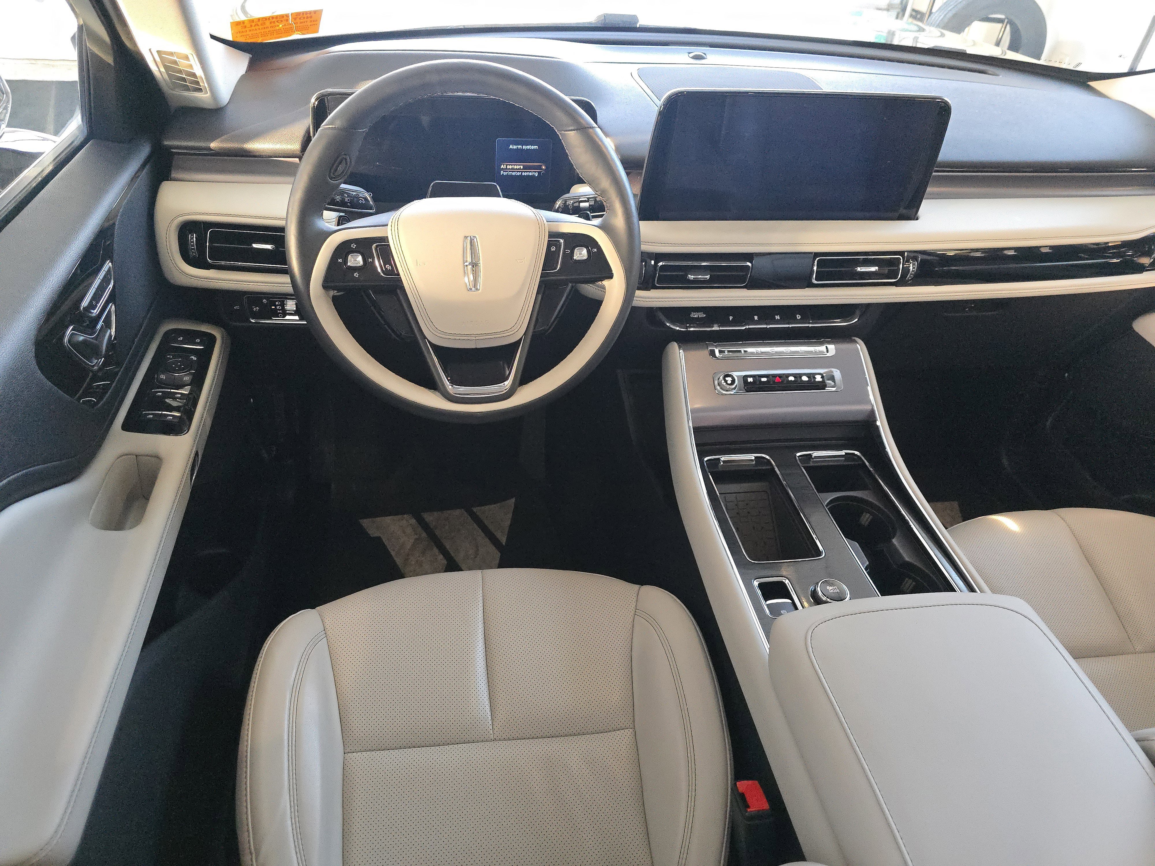 Used 2025 Lincoln Aviator AWD image 17