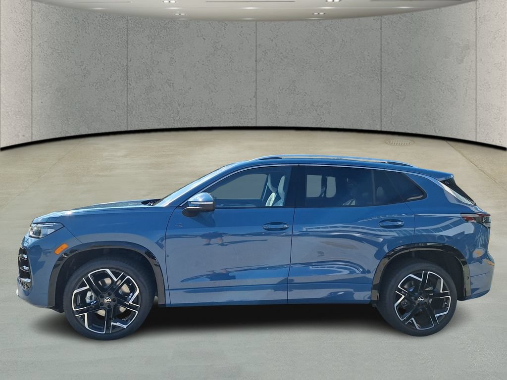 New 2026 Volkswagen Tiguan SEL R-Line AWD/4WD image 2
