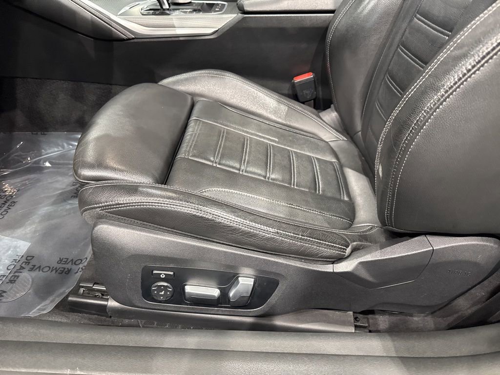 Used 2021 BMW M440i Convertible w/ Premium Package image 13