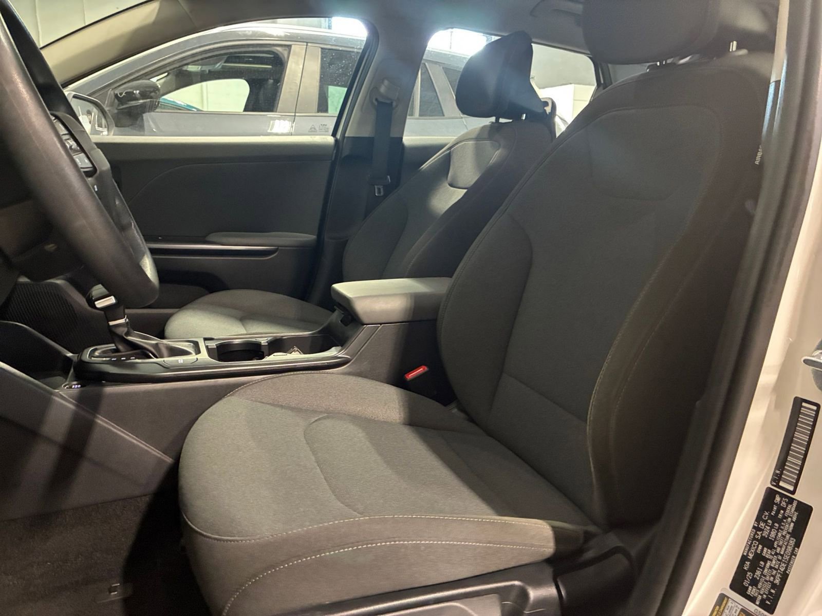 Used 2025 Kia K4 LXS image 36