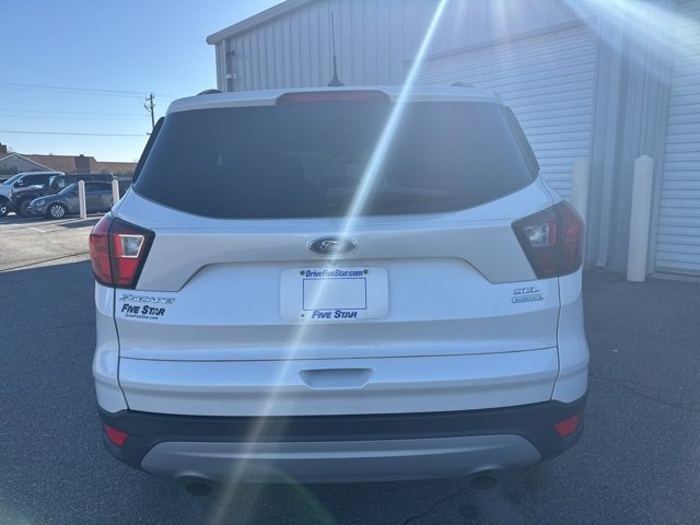Used 2019 Ford Escape SEL image 4