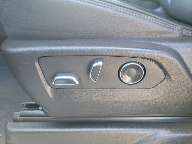 Certified 2025 GMC Yukon Denali image 21