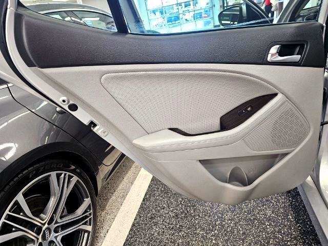 Used 2015 Kia Optima EX image 24