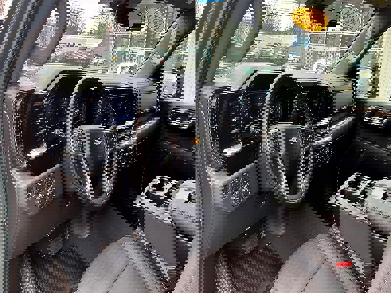 Used 2025 Chevrolet Silverado 1500 LT image 8