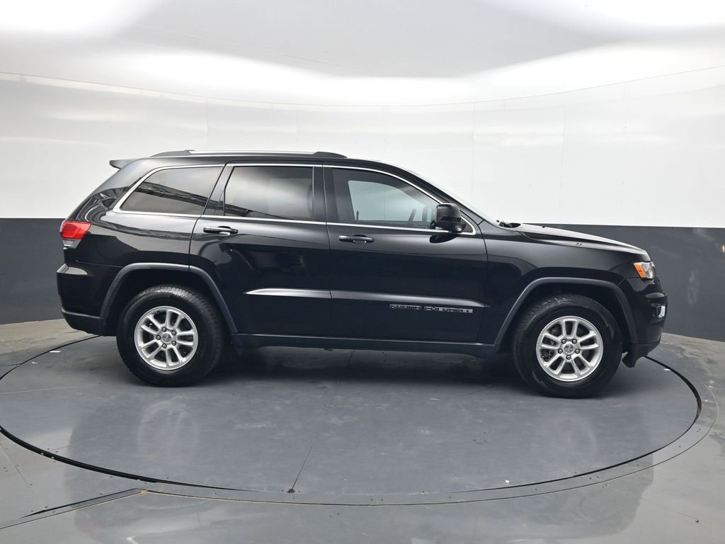 Used 2019 Jeep Grand Cherokee Laredo RWD image 3