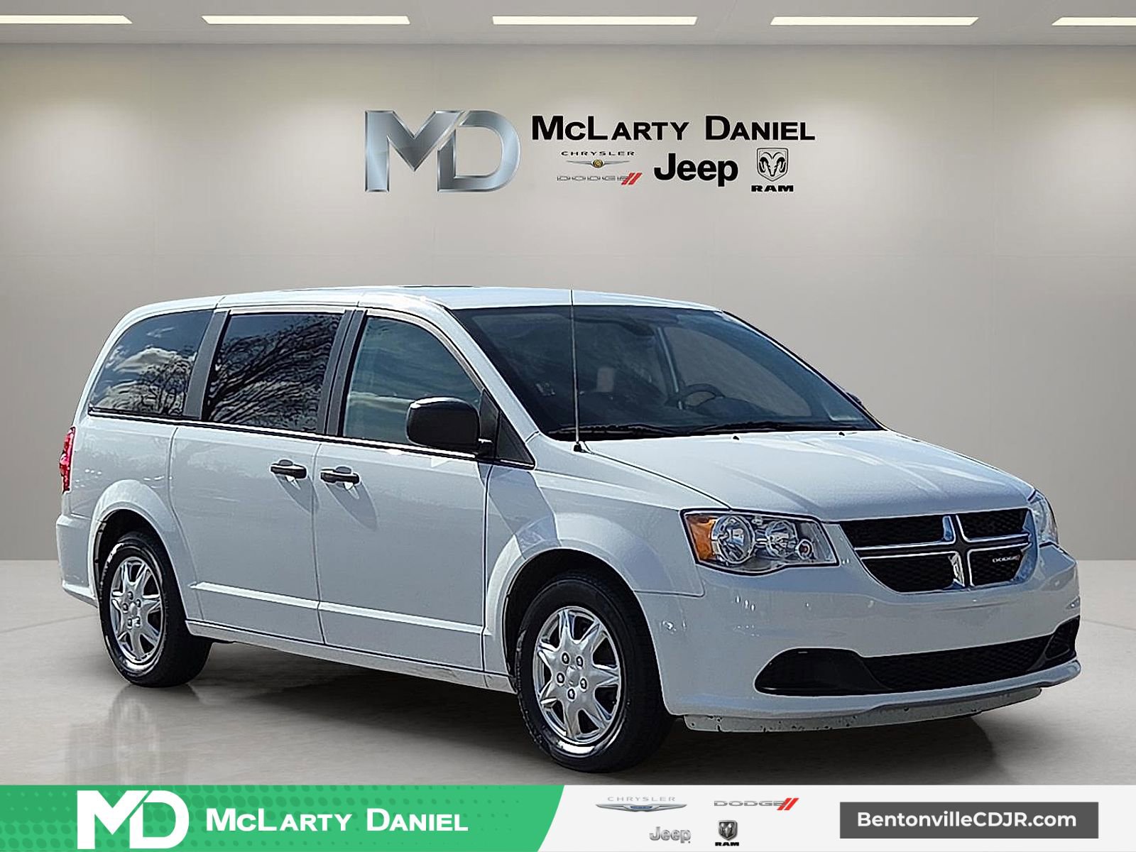 Used 2019 Dodge Grand Caravan SE image 1